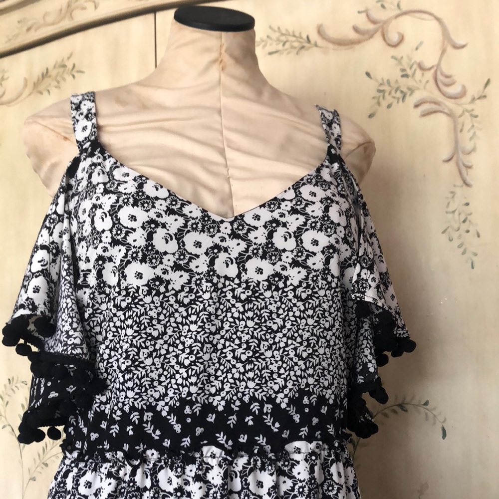 Peekaboo shoulder style dress, black and white.